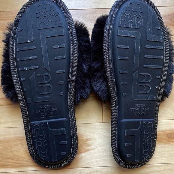 Faux fur slipper size 7-8 US - Picture 3 of 6